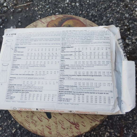 Simplicity Sewing Pattern 8164 Women's Dresses Dress Plus Size 20-24 - Picture 2 of 2